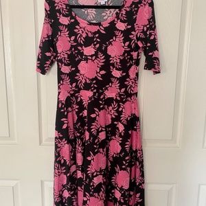 LuLaRoe Nicole dress with pockets
